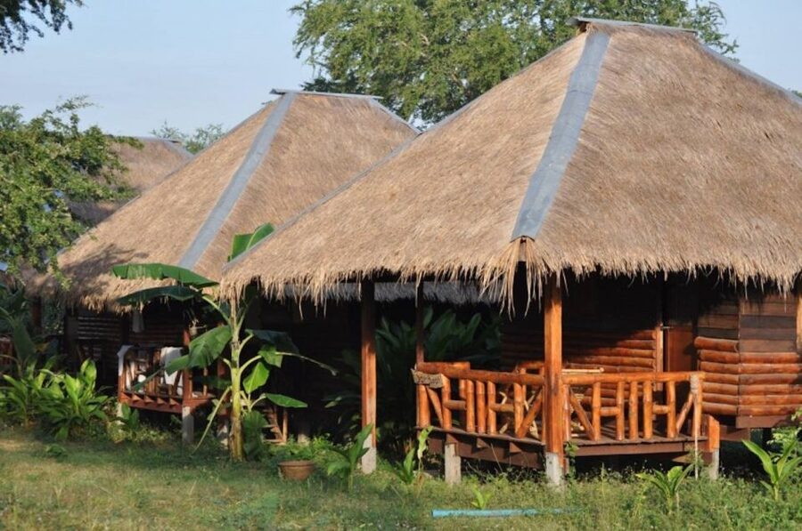 From Bangkok: ElephantsWorld Kanchanaburi 2-Day Experience - Lunch break and a slower reset