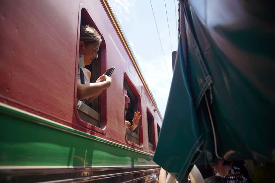 From Bangkok: Floating Market and Ayutthaya Guided Day Tour - Maeklong Railway Market: Where the Tracks Become the Stage