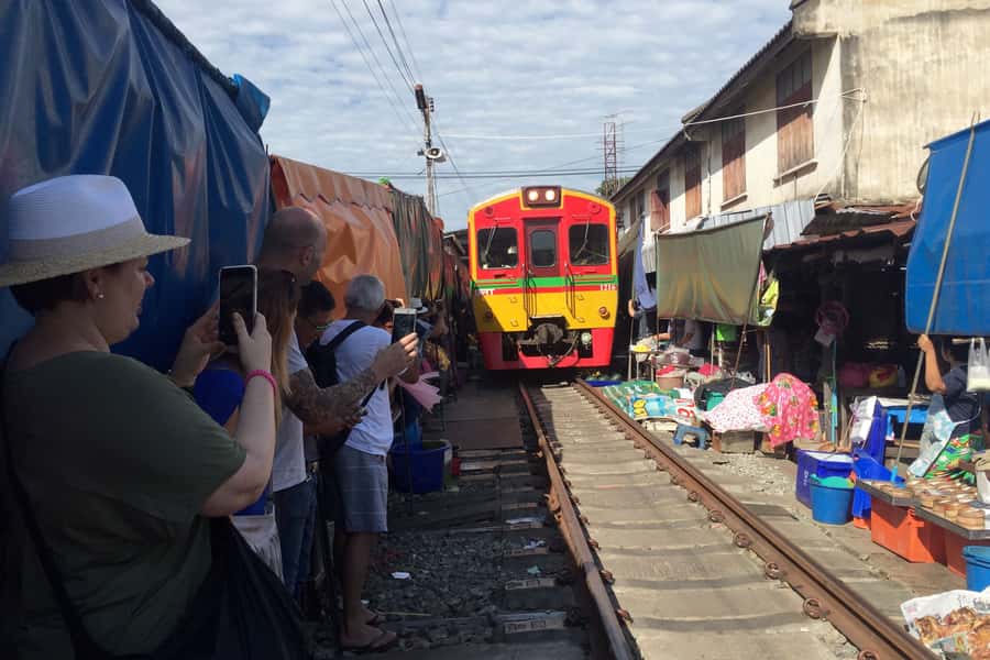 From Bangkok: Floating Market & Ayutthaya Private Day Trip - Key things that make this day trip worth it