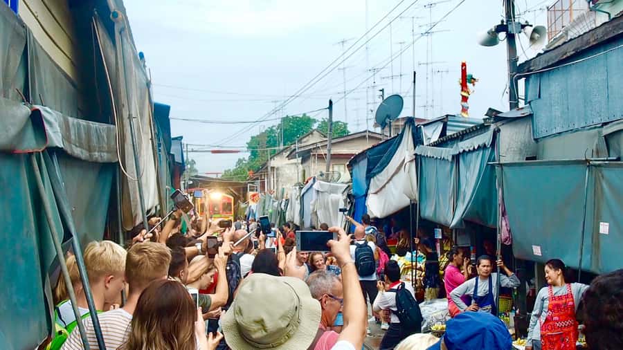 From Bangkok: Floating & Railway Markets Tour & Coconut Farm - Damnoen Saduak by longtail boat: the best kind of chaos