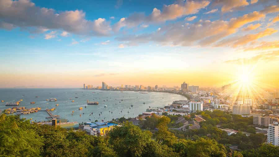 From Bangkok: Pattaya City Day Trip with Private Driver - Khao Chi Chan: The Giant Buddha on a Half-Cut Cliff