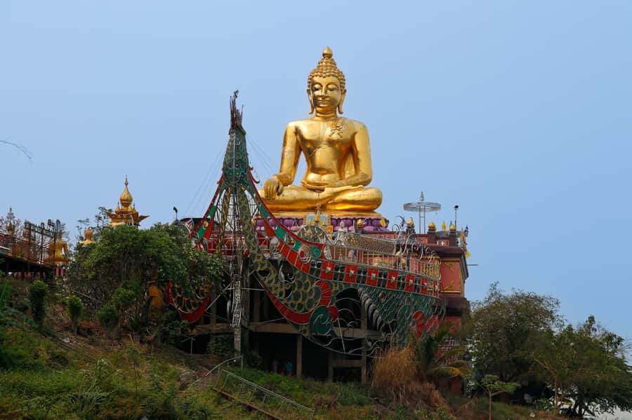 From Chiang Mai: Chiang Rai 2 Temples and Golden Triangle - White Temple: modern architecture and art that you can walk through