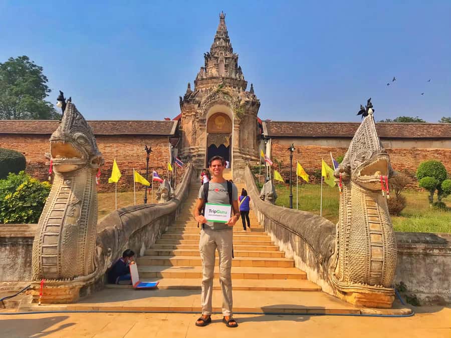 From Chiang Mai: Lamphun and Lampang Temples Tour - Lunch and the Lampang food market stop: where the day turns local