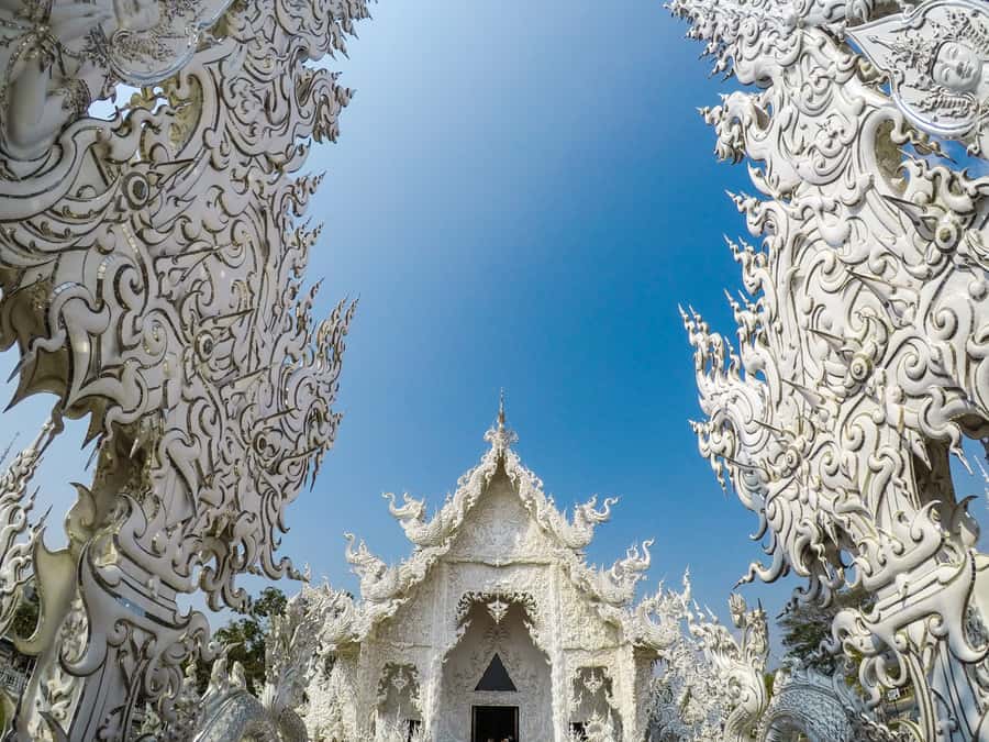 From Chiang Mai: White Temple & Golden Triangle Day Trip - The long van ride from Chiang Mai: comfort and rest stops that matter