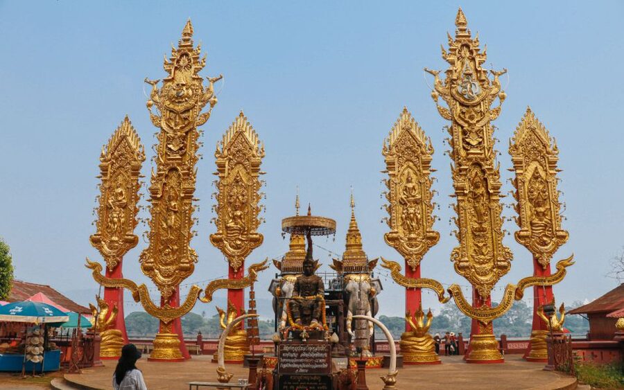 From Chiang Rai: Famous Temples and Golden Triangle Day Tour - The Blue Temple: bright color, cleaner lines, and great photo windows