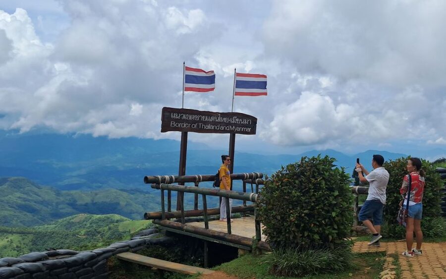 From Chiang Rai: Famous Temples and Golden Triangle Day Tour - Golden Triangle Park and the Hall of Opium Museum: history you can understand fast
