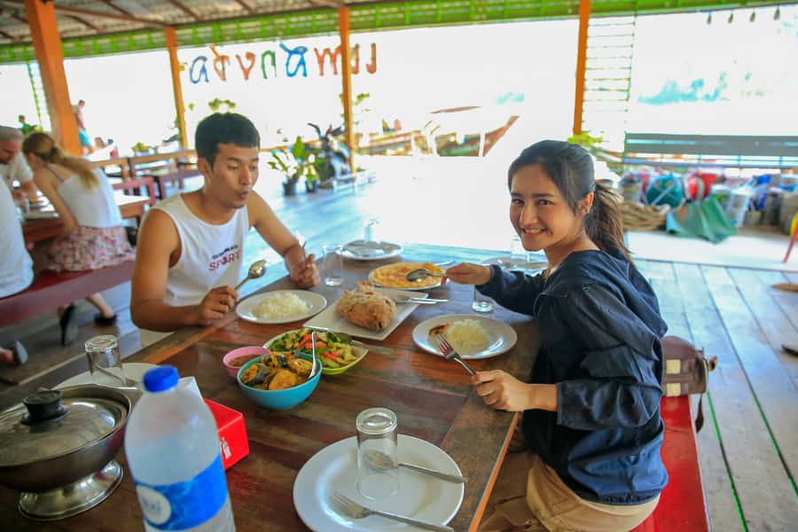 From Khao Lak: Khao Sok & Cheow Lan Lake Tour with Kayaking - Wildlife viewing and the afternoon safari attempt