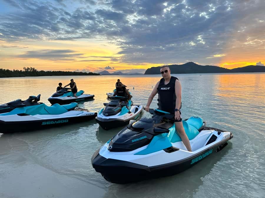 From Koh Samui: Pink Dolphin Boat Tour to Khanom with Lunch - Price and value: does $71 make sense for this itinerary?
