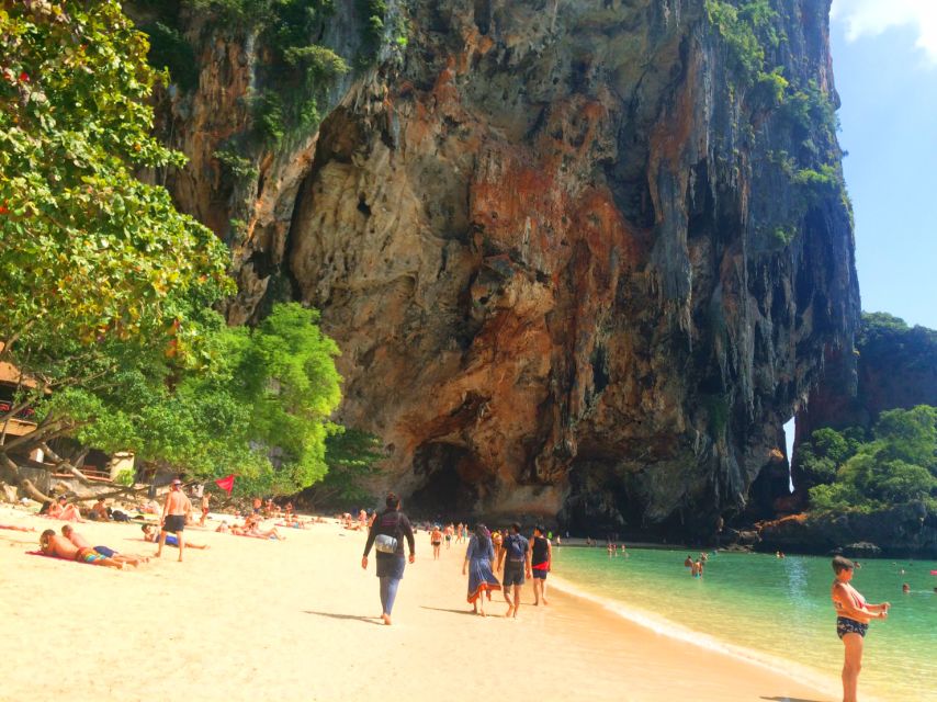 From Krabi: 4 Islands Snorkeling Tour by Speed Boat - Stop 2: Tup Island at low tide, the walkway moment