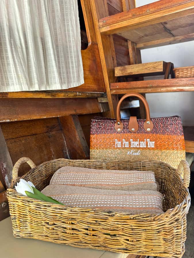 From Krabi : Private Luxury Longtail Boat - The included picnic lunch: where the luxury actually shows