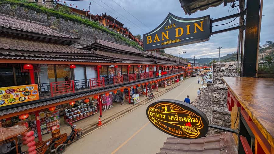 From Pai: Private Mae Hong Son Highlights Car Tour - Pai Hotel Pickup, Road Time, and How the Day Tempo Works