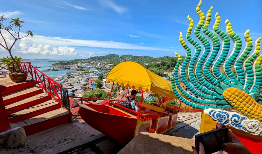 From Pattaya: Day Tour Koh Sichang Island with Tuktuk Tour - Pickup Timing, Ferry Rides, and How the Day Flows