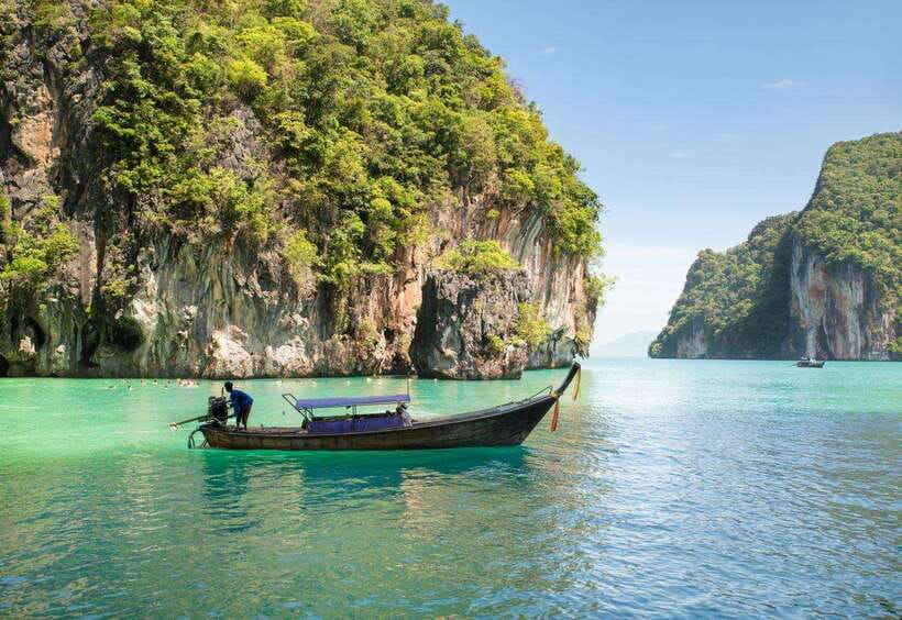 From Phi Phi islands: Phi Phi, Maya Area by longtail Boat - Maya Bay and Pileh Lagoon: the star stop, and how to approach it