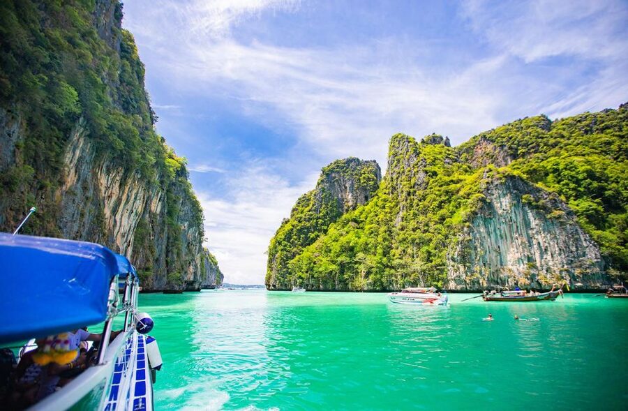 From Phi Phi: Sunrise Maya Bay, Pileh Lagoon Speedboat Tour - Monkey Island Macaques: Up Close, Wild, and Something to Respect