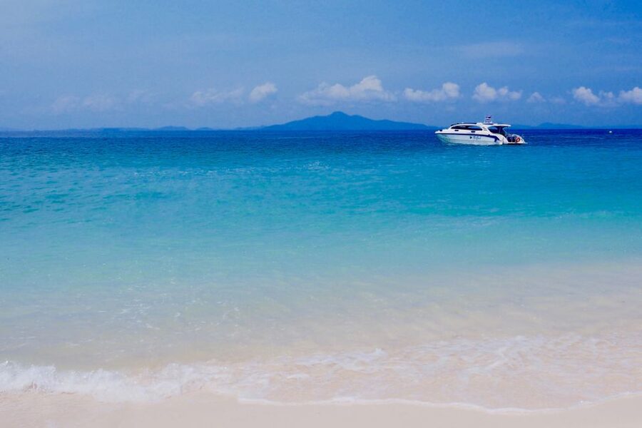 From Phuket: Phi Phi Island Dawn Tour with Lunch - Pileh Lagoon: the swim break that changes the tone of the day