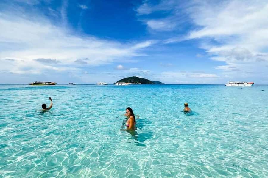 From Phuket: Similan Islands Day Trip - Reau-bar rock viewpoints: the photo payoff needs legs