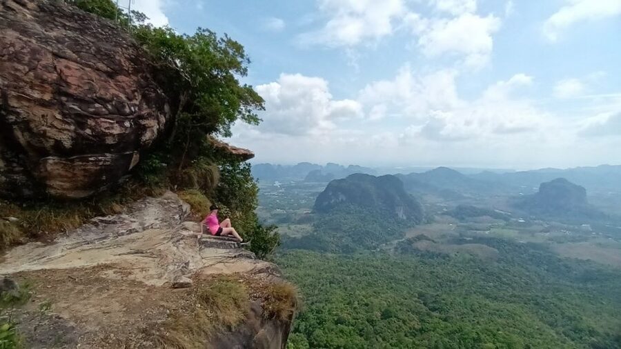 Full day Khao Hon Nak Trekking with lunch - Hua Tho waterfall: a refreshing pause in Phanom Benja National Park