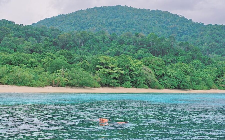Full-Day Koh Lipe 5 points Snorkeling (East Zone) with Lunch - Lunch at Adang Island and What to Expect From the Meal