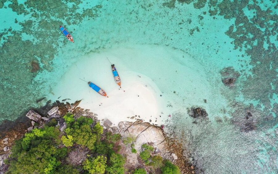 Full-Day Koh Lipe 7 points Snorkeling Experience with Lunch - Weather, Waves, and the Seasickness Factor