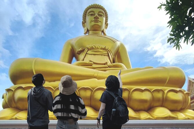 Giant Buddha and Bangkok Local Tour - Giant Buddha at Wat Paknam Phasi Charoen, and why the details matter