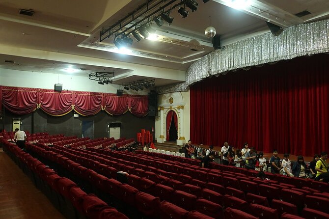 Golden Dome Cabaret: A Night of Glamour and Glitter - The One Stop Plan: Settling In for the Golden Dome Show