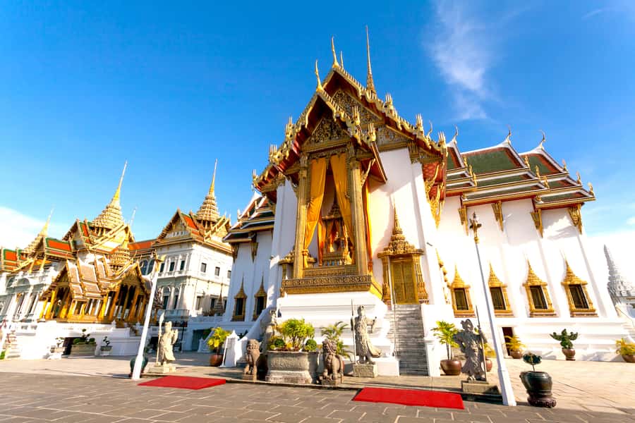 Grand Palace, Damnoen Floating Market & Maeklong Market Tour - Wat Phra Kaew: The Sacred Rules That Change the Way You See It