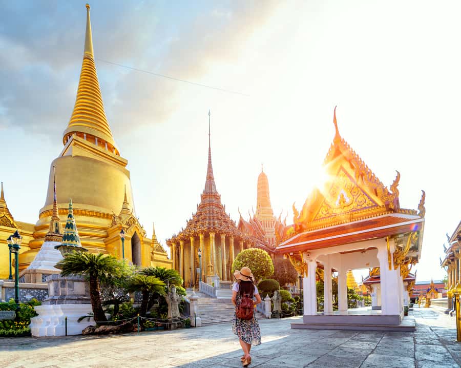 Grand Palace, Damnoen Floating Market & Maeklong Market Tour - Van Time, Pickups, and Why Small-Group Pacing Matters
