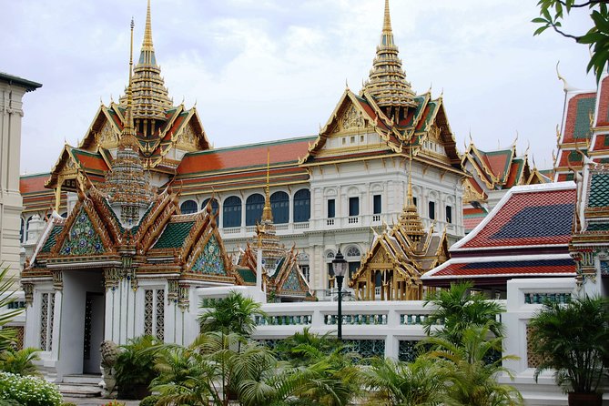 Grand Palace Glory and Emerald Buddha : Half-Day Tour in Bangkok - Who This Tour Is Best For (and Who Should Rethink It)
