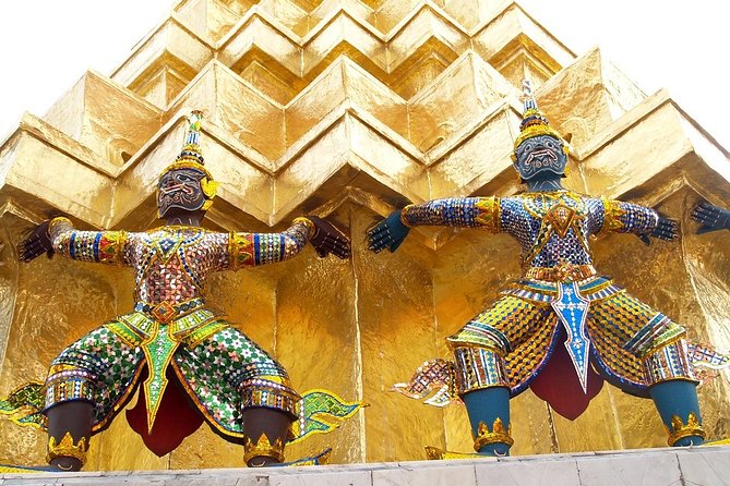 Grand Palace & Temples of Bangkok - Lunch, snacks, and bottled water: the small details that prevent a bad day