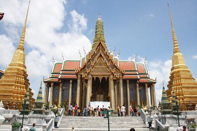 Grand Palace & Temples of Bangkok with experienced guide - The guide factor you should actually care about