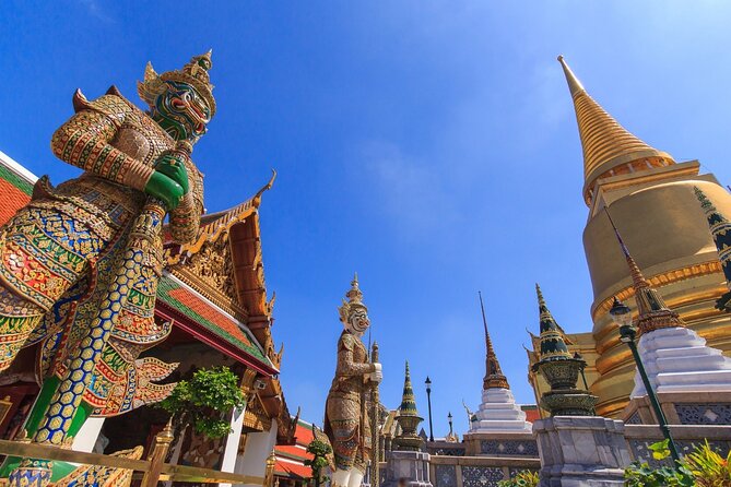 Grand Palace & Temples of Bangkok with experienced guide - Comfort tips for heat, crowds, and lots of walking