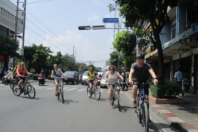 Green Bangkok Bicycle Tour - Snack and Drink Stops: The Heat Management Plan