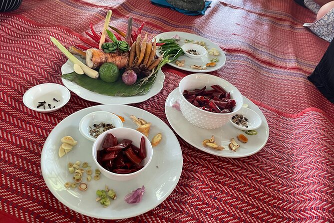 Half-Day Thai Cooking Class at Organic Farm in Chiang Mai - Relaxing shared meals, and why you should plan your hunger