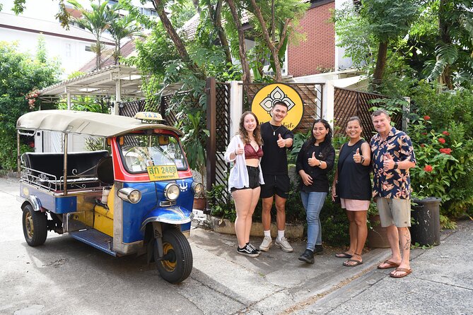 Hands-on Thai Cooking Class & Market Tour in Sukhumvit - The Cooking Flow: Pounding, Chopping, and Making Curry Paste