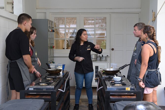 Hands-on Thai Cooking Class & Market Tour in Sukhumvit - Four Signature Dishes: What You’ll Cook Each Day