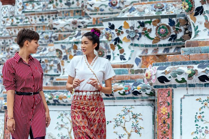 Highlights & Hidden Gems With Locals: Best of Bangkok Private Tour - Meeting point in Charoen Krung and why it keeps things simple