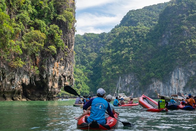 Hong by Starlight: Sea Cave Kayaking and Loy Krathong Floating - Getting to the water at Ao Po Pier
