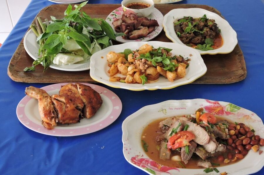 Hua Hin: Eat Like a Local Thai Food Tour - Street food time, where locals actually snack