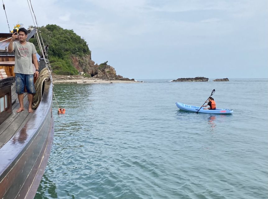 Hua Hin: Full-Day Trip to Sam Roi Yot by Sail Boat - From safety briefing to sailing out of the Gulf