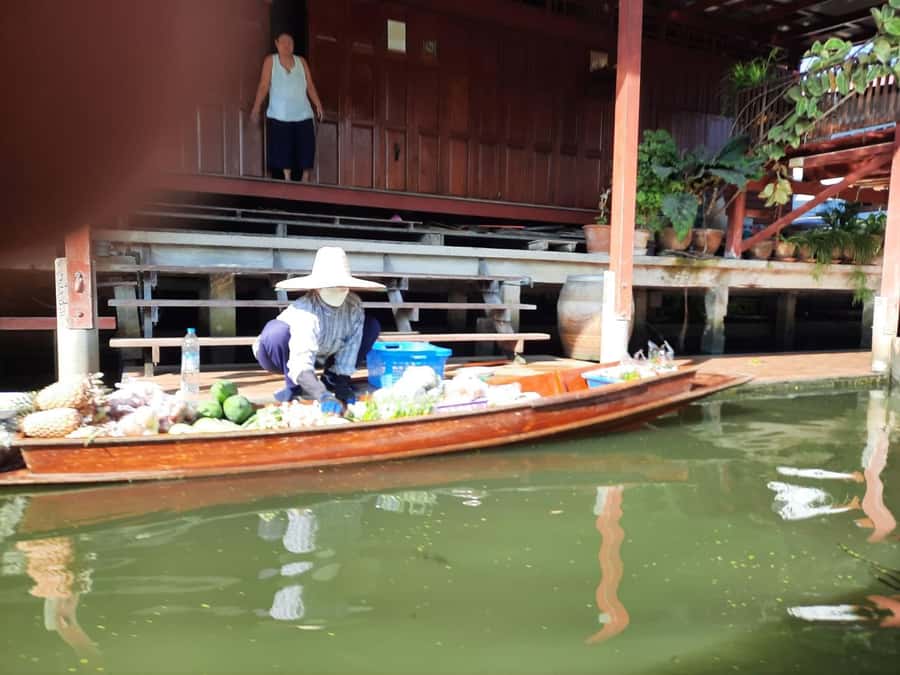 Hua Hin: Maeklong Railway & Amphawa Floating Markets Tour - Maeklong Railway Market, where a train forces instant order