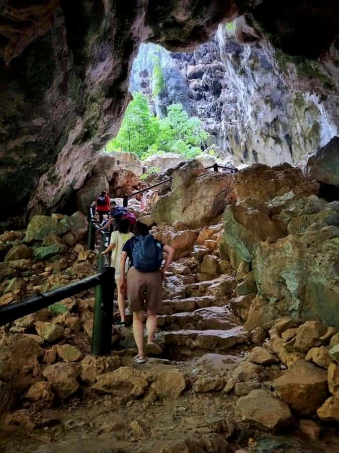 HUA HIN : Phraya Nakhon Cave ( Join Tour) - Inside the Cave: How the Light Works and What to Watch For