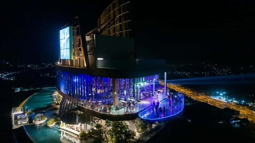 Hua Hin: Vana Nava Sky Bar Rooftop at Holiday Inn - Price and Value for a Rooftop Night in Hua Hin