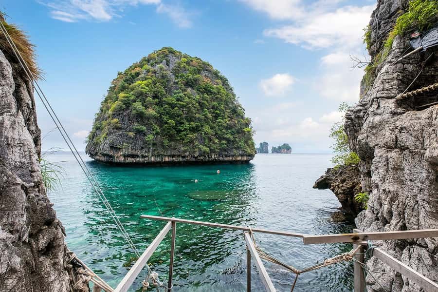 James Bond Island Tour by Long Tail Boat or Speedboat - Ao Phang Nga National Park stop: lunch and your first scenery hits