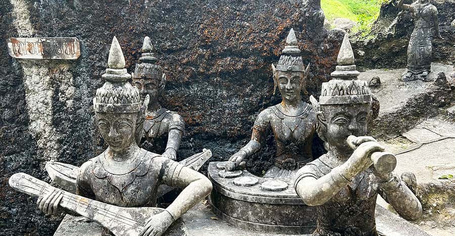 Jeep Tour Koh Samui Jungle Safari Full Day Adventure - Wat Khunaram and the mummified monk, Luong Pordaeng