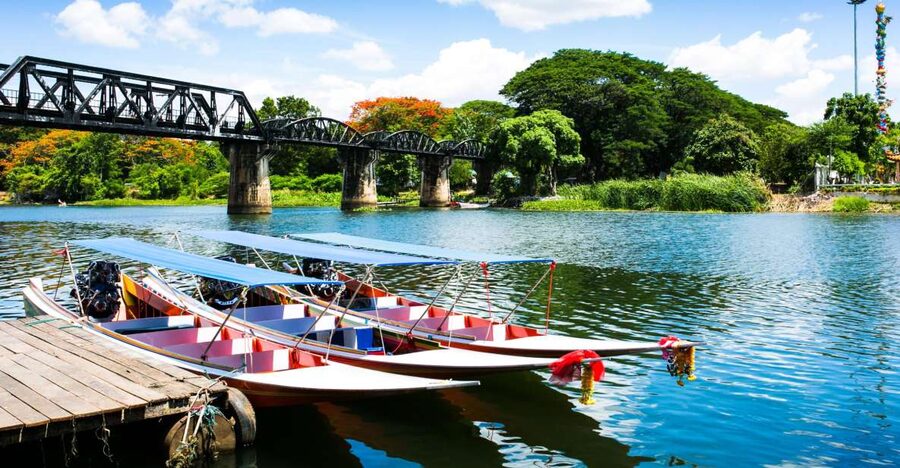 Kanchanaburi: Erawan Waterfall & Train Full-Day Tour - Morning at Srinakarin Lake: photos and mountain views before the main stop