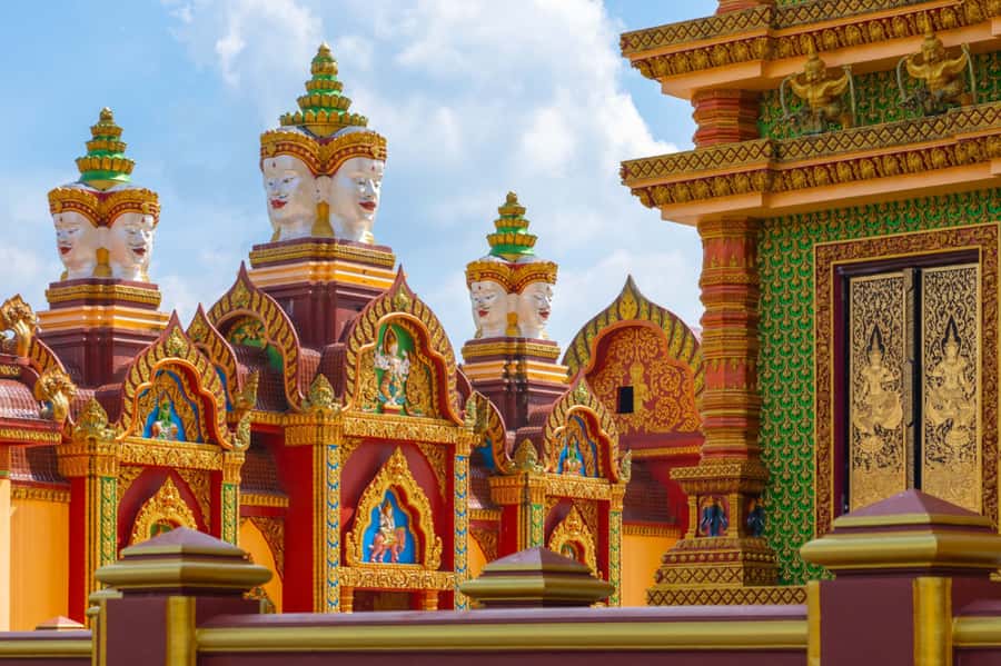 Khao Lak: 3 Temples Full Day Tour w/Lunch & Hotel Transfer - Wat Rat Uppatham (Wat Bang Riang): White Pagoda, Guan Yin, and a Mountain View Pause
