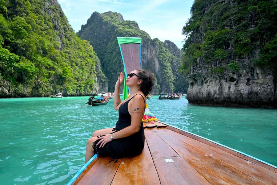 Khao Lak: Day Trip to Phi Phi with Private Longtail Tour - Phi Phi Don free time: quick taste of local life