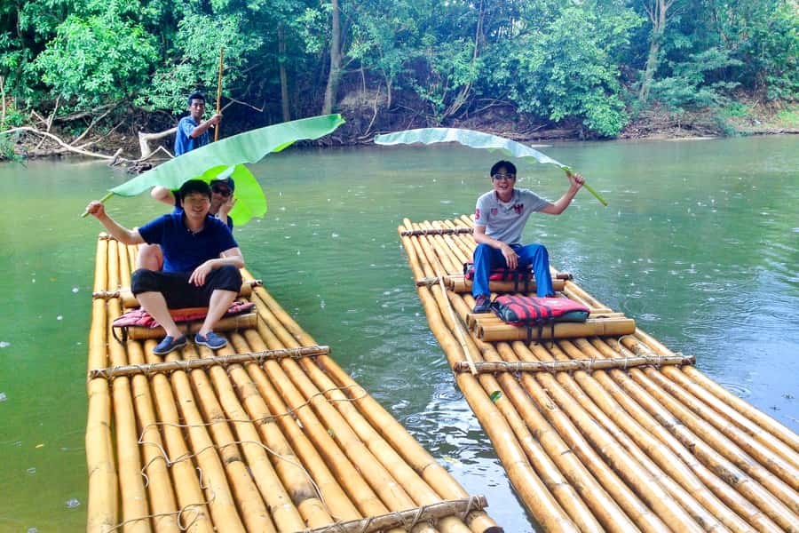 Khao Lak: Khao Sok Bamboo Rafting and Elephant Bathing Trip - Thai Lunch Next to the River: what you should order and how to handle spicy surprises