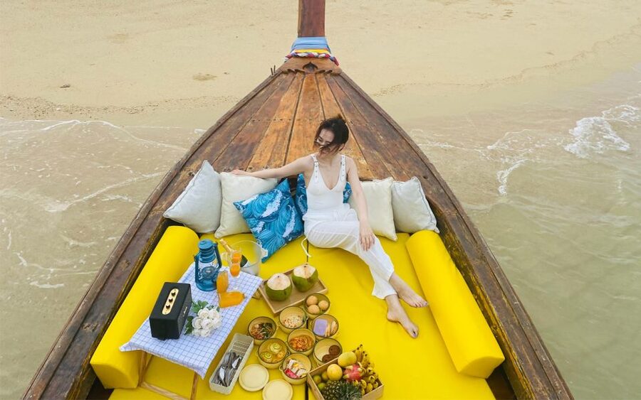Khao Lak: Private Long-Tail Boat Trip to James Bond Island - Khao Ping Kan (James Bond Island): iconic photos, limited patience