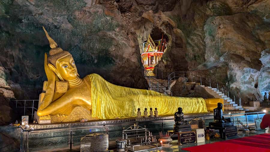 Khao Lak: Private Tour James Bond, Ko Panyi & Samet Nangshe - Phang Nga Bay by Private Longtail Boat for About 4 Hours